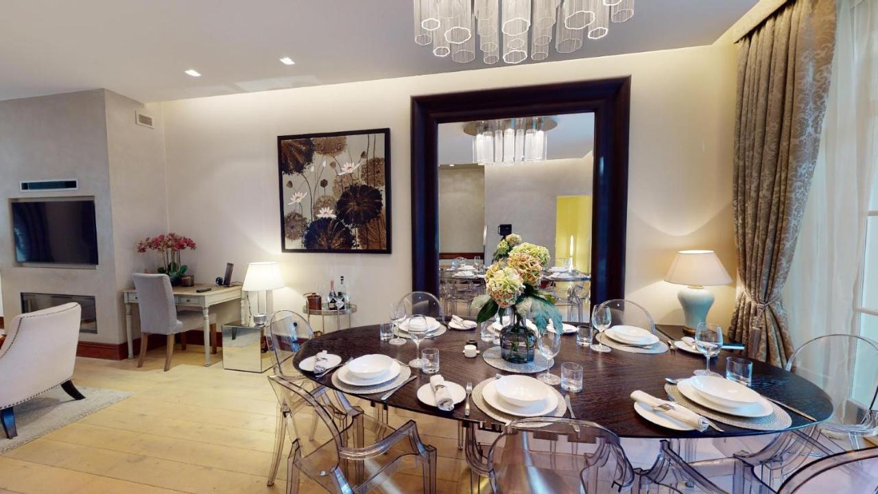 Four-Bedroom Luxury Apartment