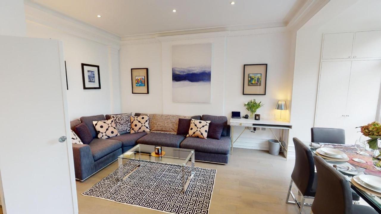Deluxe One-Bedroom Apartment Garden View
