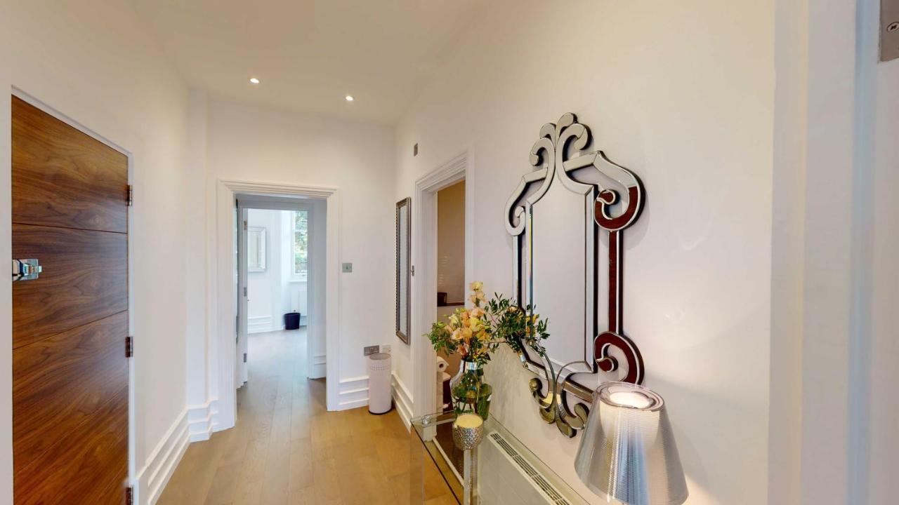 Deluxe One-Bedroom Apartment Garden View