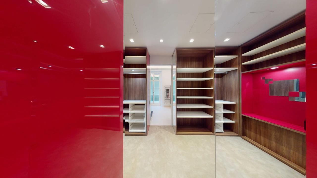 Four-Bedroom Luxury Apartment