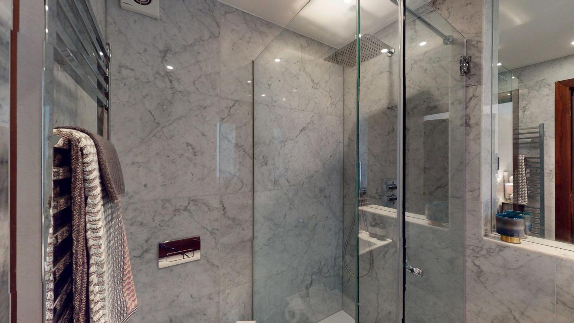 Four-Bedroom Luxury Apartment
